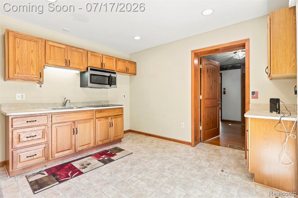 9805 Dolan Road, Columbus, MI — Photo 19