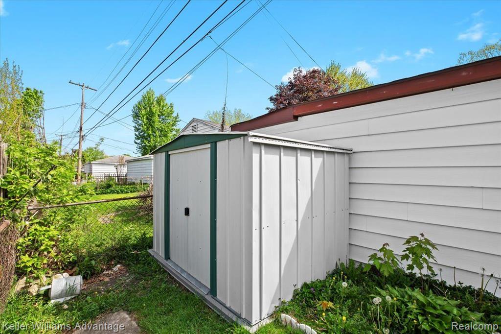 4050 MAYFAIR Street, Dearborn Heights, MI 48125 — Photo 40