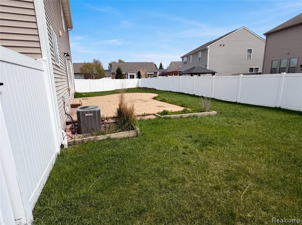 42824 Greystone Drive, Sterling Heights, MI 48313 — Photo 37