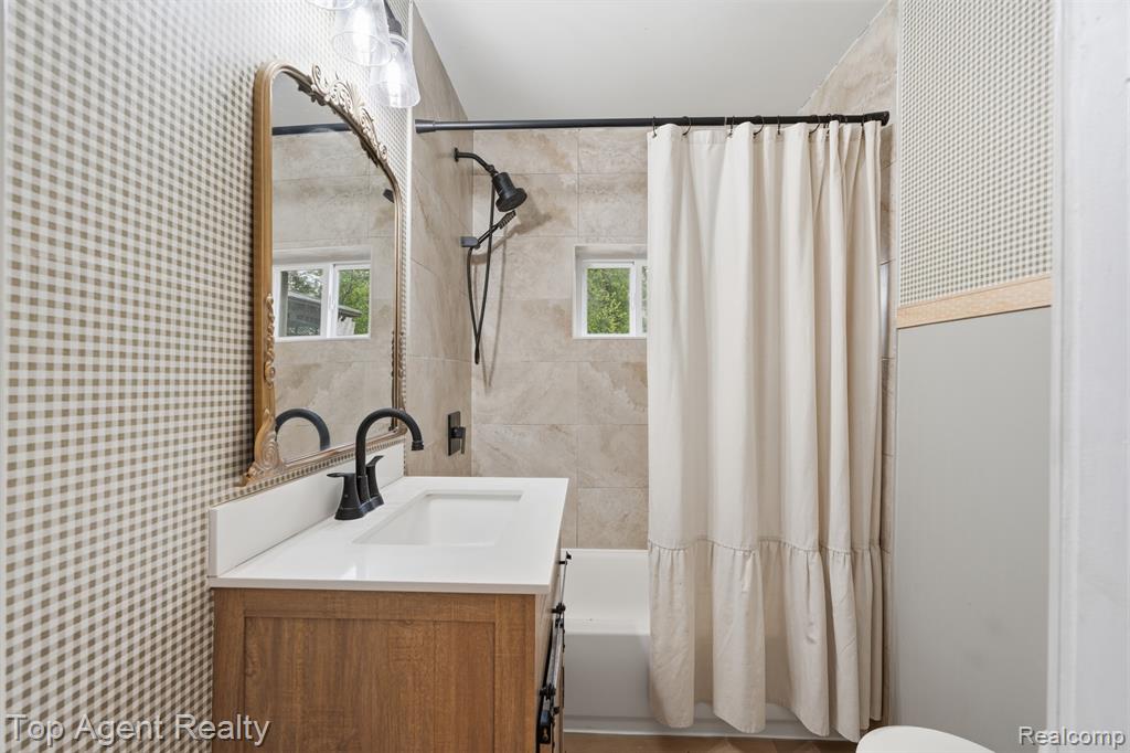 7048 Lapham, Waterford, MI 48329 — Photo 21