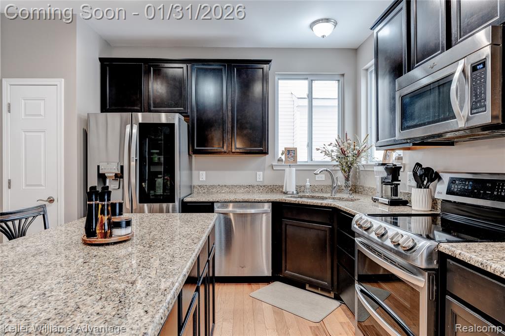 51332 E Bourne Terrace, Novi, MI — Photo 10