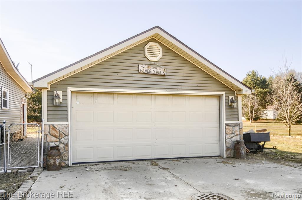 5079 JEFFERSON Road, North Branch, MI 48461 — Photo 3