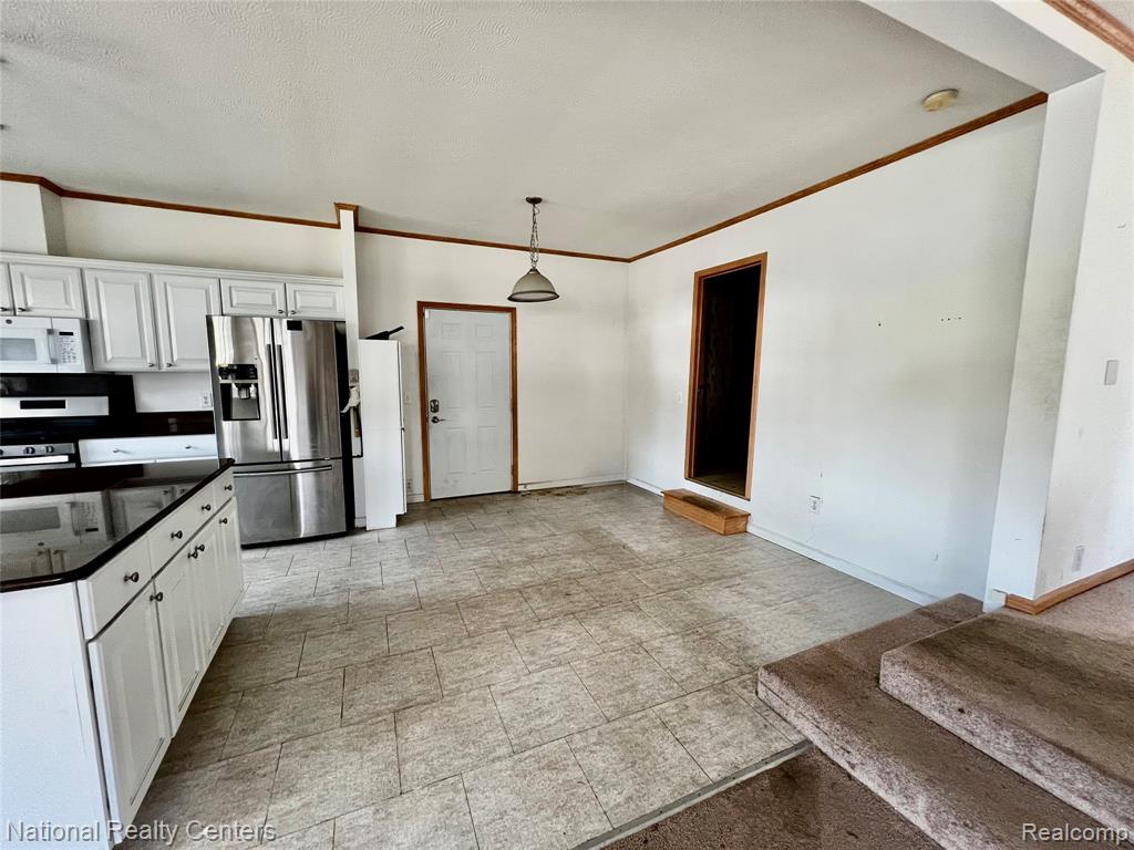 8015 Syracuse Street, Taylor, MI 48180 — Photo 17