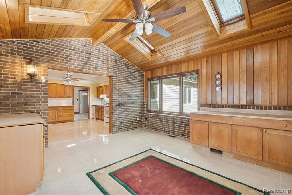 1560 Odette, Hartland, MI 48353 — Photo 18