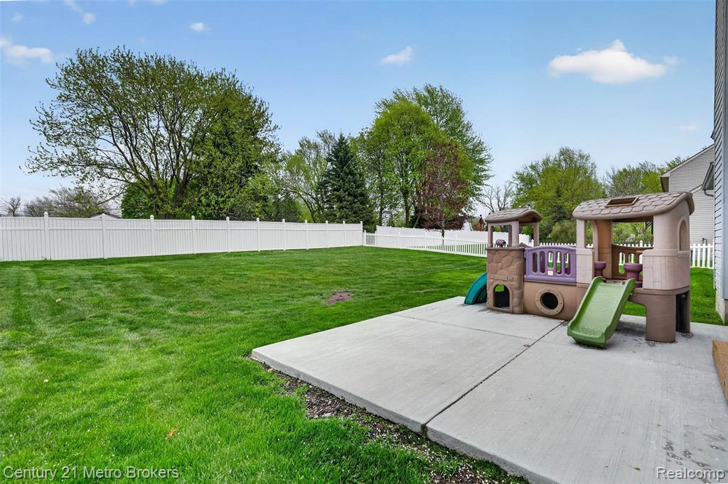 5265 Genesee Oaks Court, Grand Blanc, MI 48439 — Photo 48