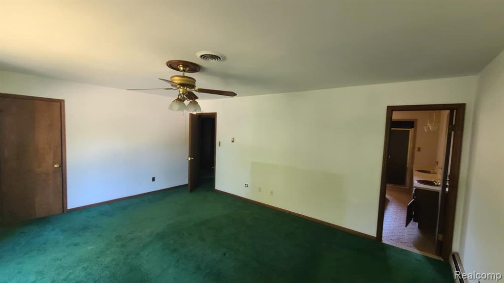 20688 Woodland Street, Harper Woods, MI 48225 — Photo 13