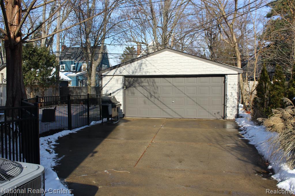47 MAYWOOD Avenue, Pleasant Ridge, MI — Photo 3