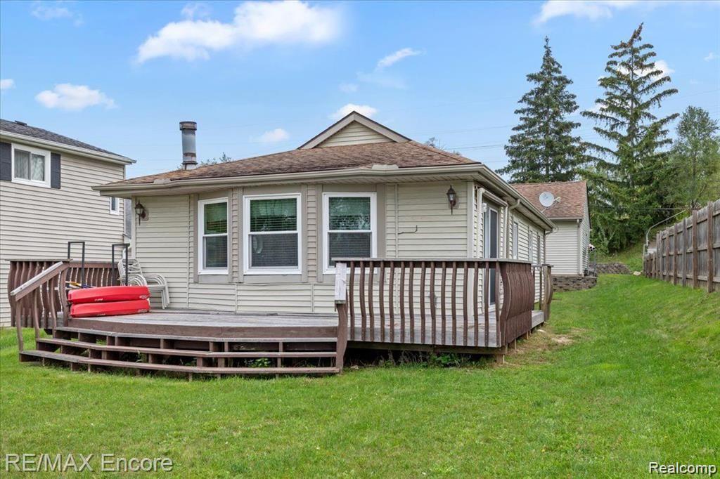 662 LAWSON Drive, Lake Orion, MI 48362 — Photo 2