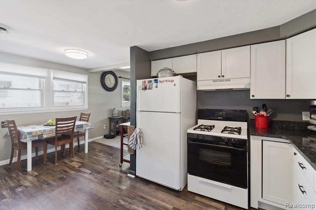82 Saint Louis Street, Milan, MI 48160 — Photo 10