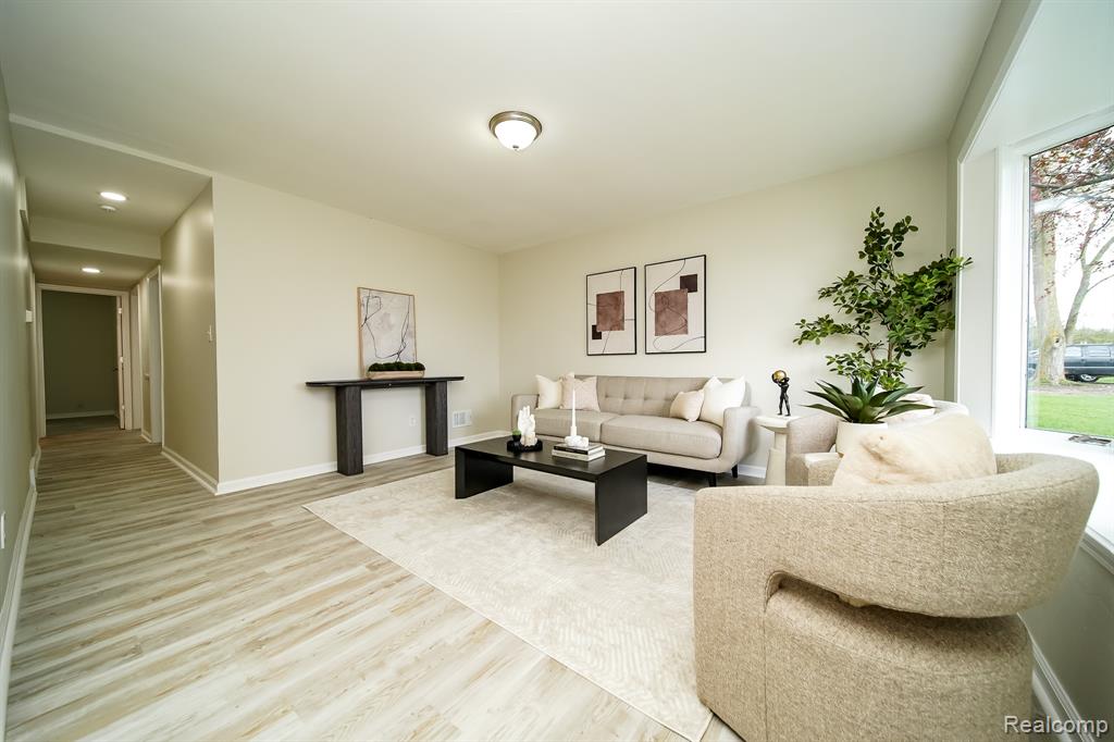 23817 Bredow Avenue, Trenton, MI 48174 — Photo 10