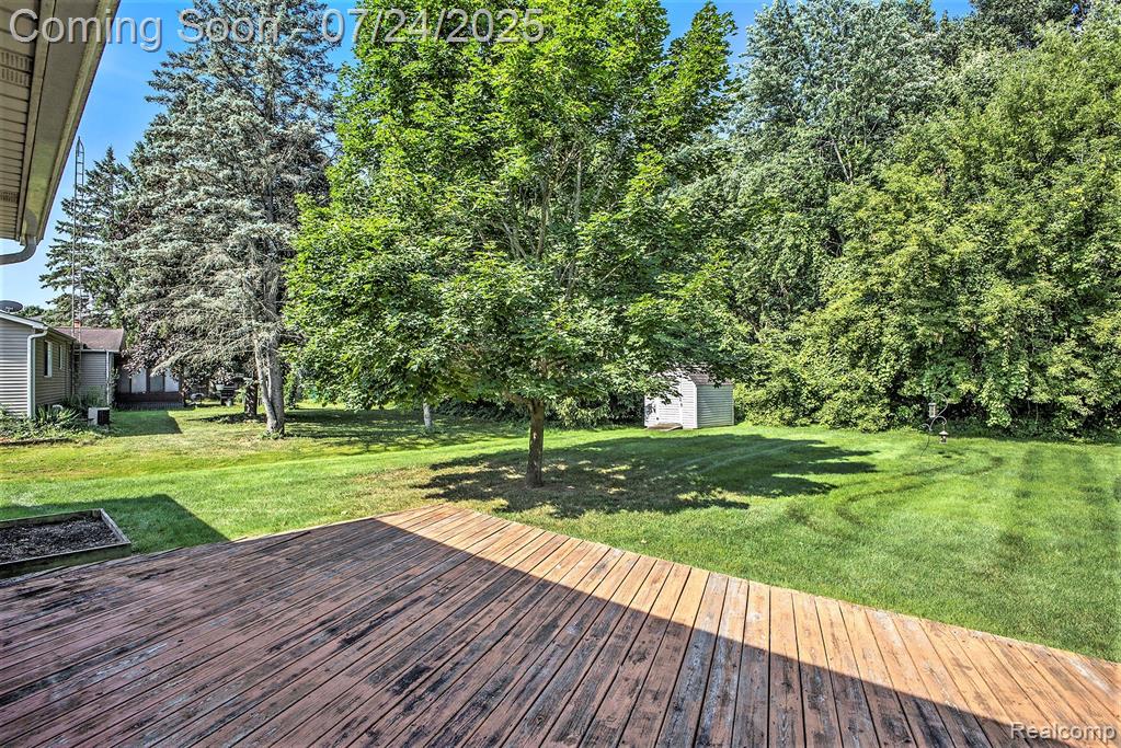 5216 Birchcrest Drive, Swartz Creek, MI 48473 — Photo 16