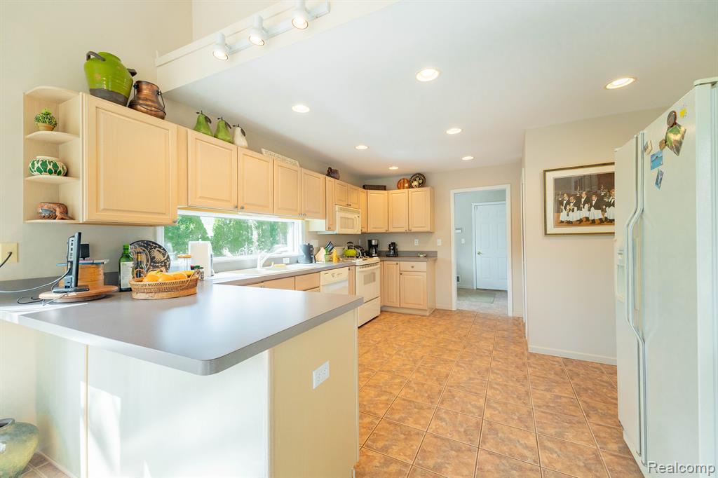 8555 Island Boulevard, Grosse Ile, MI 48138 — Photo 13