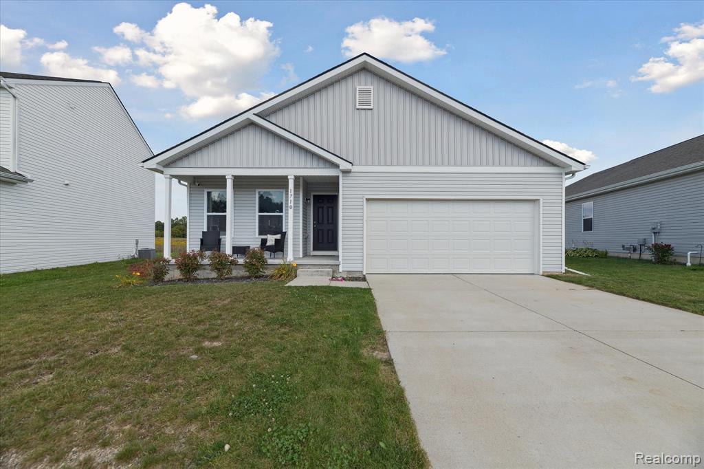 1710 Woodbridge Park Avenue, Lapeer, MI 48446 — front exterior