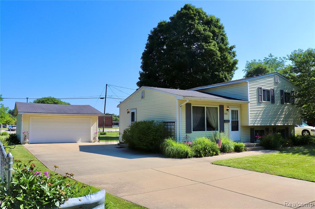 505 Clarion Street, Clio, MI 48420 — Photo 2