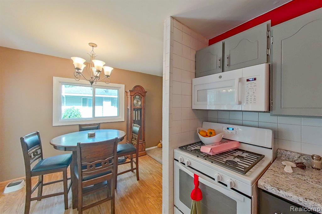 631 NORCHESTER Street, South Lyon, MI 48178 — Photo 12