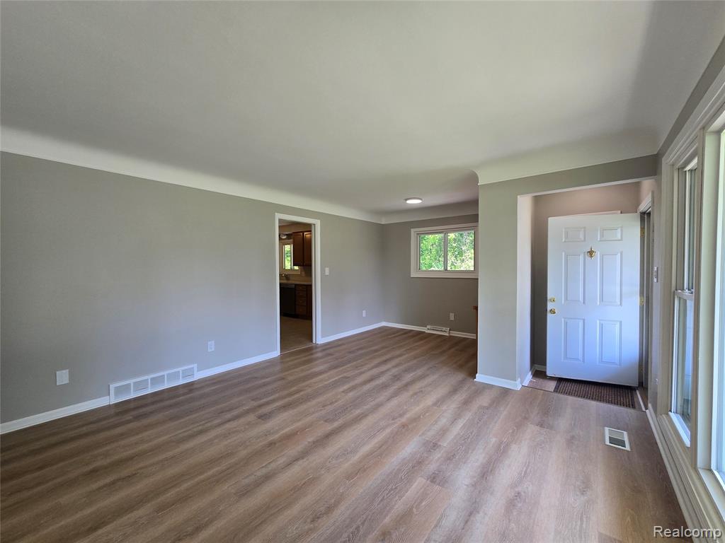 7621 N Wildwood Street, Westland, MI — Photo 6