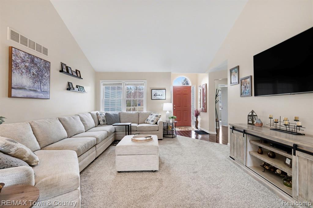 223 Primrose Lane, Flushing, MI 48433 — Photo 6