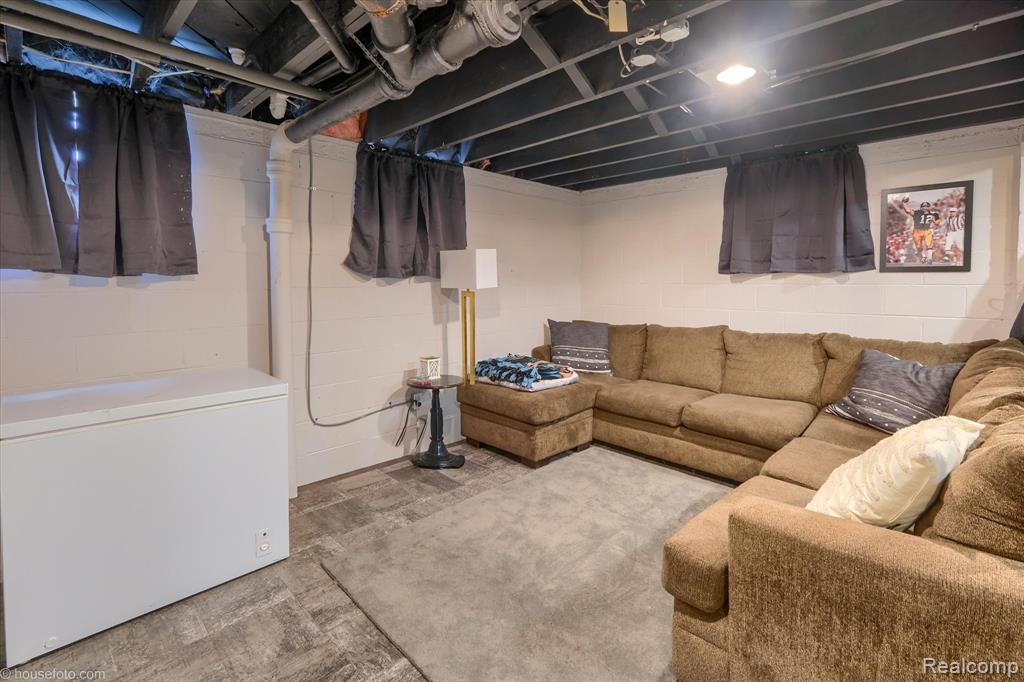 825 N Monroe Street, Lapeer, MI 48446 — Photo 25
