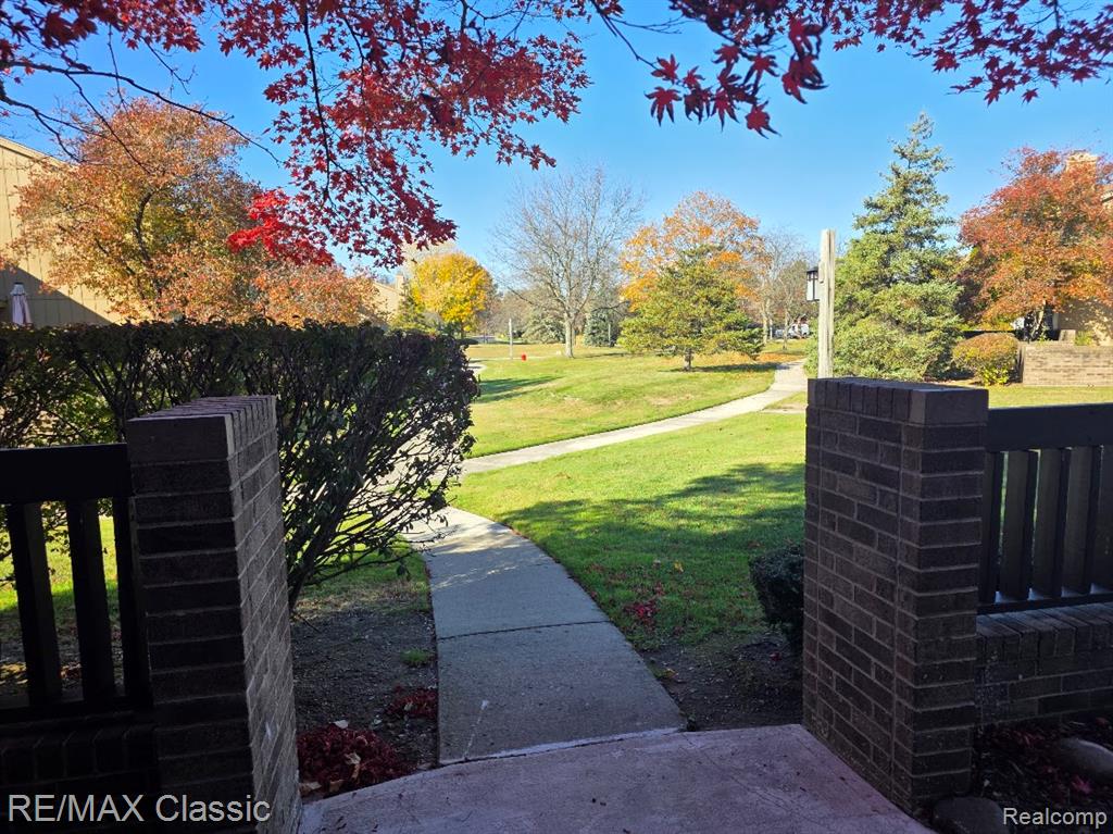 1806 S Hill Boulevard, Bloomfield Hills, MI 48304 — Photo 28