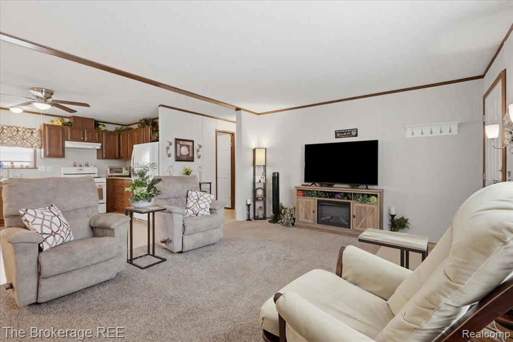 9542 Foxwell Circle, Fenton, MI 48430 — Photo 9