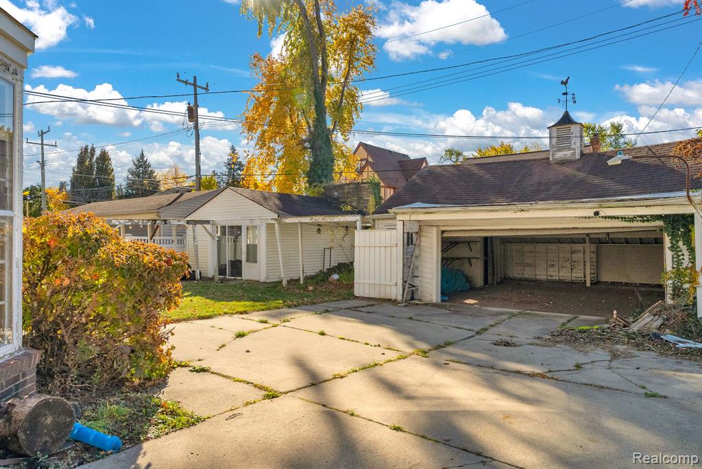 18817 Bretton Drive, Detroit, MI 48223 — Photo 46