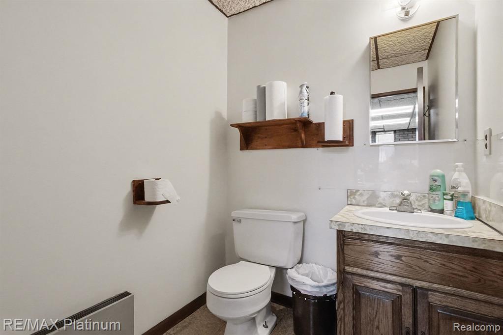 1200 HOLDEN AVENUE, Milford, MI, 48381