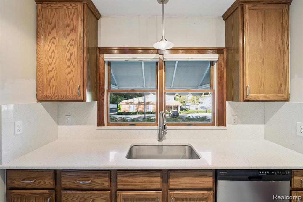 624 E Main Street, Brighton, MI 48116 — Photo 26