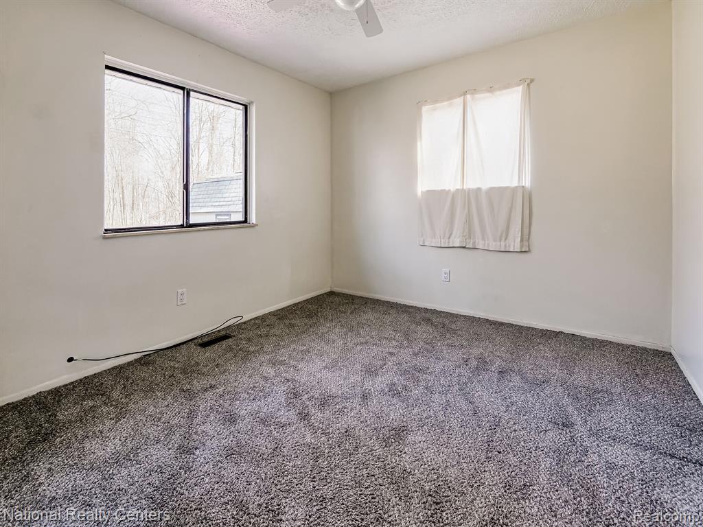 4476 W Allen Road, Howell, MI 48855 — Photo 10