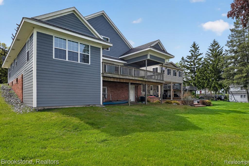 3695 Lotus Drive, Waterford, MI 48329 — Photo 37