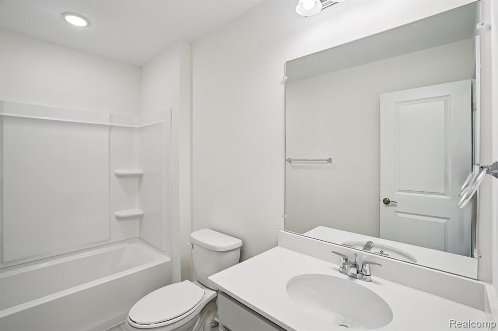 42827 Atwood Avenue, Novi, MI — Photo 26