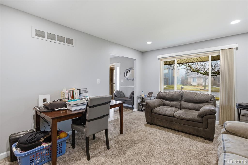41383 Justin Drive, Clinton Twp, MI 48038 — Photo 6
