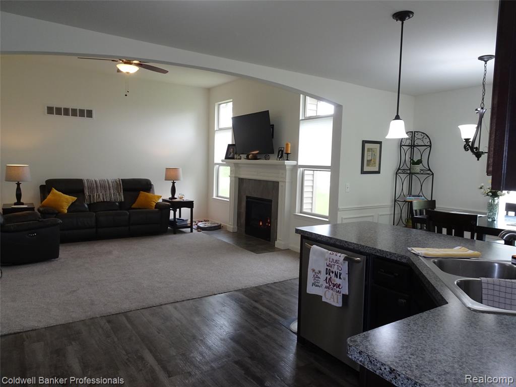 5399 Swan Drive, Burton, MI 48509 — Photo 9