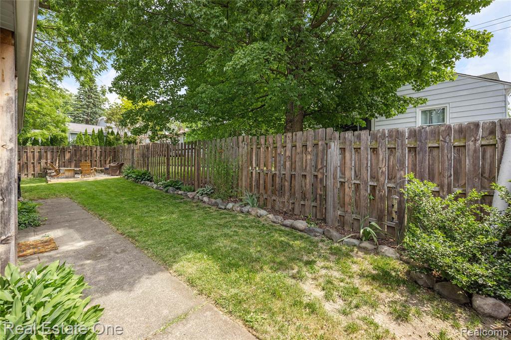 225 1st Street, Fenton, MI 48430 — Photo 35
