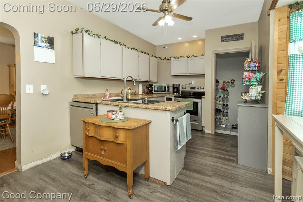 140 W Vesey Street, Petersburg, MI 49270 — Photo 11