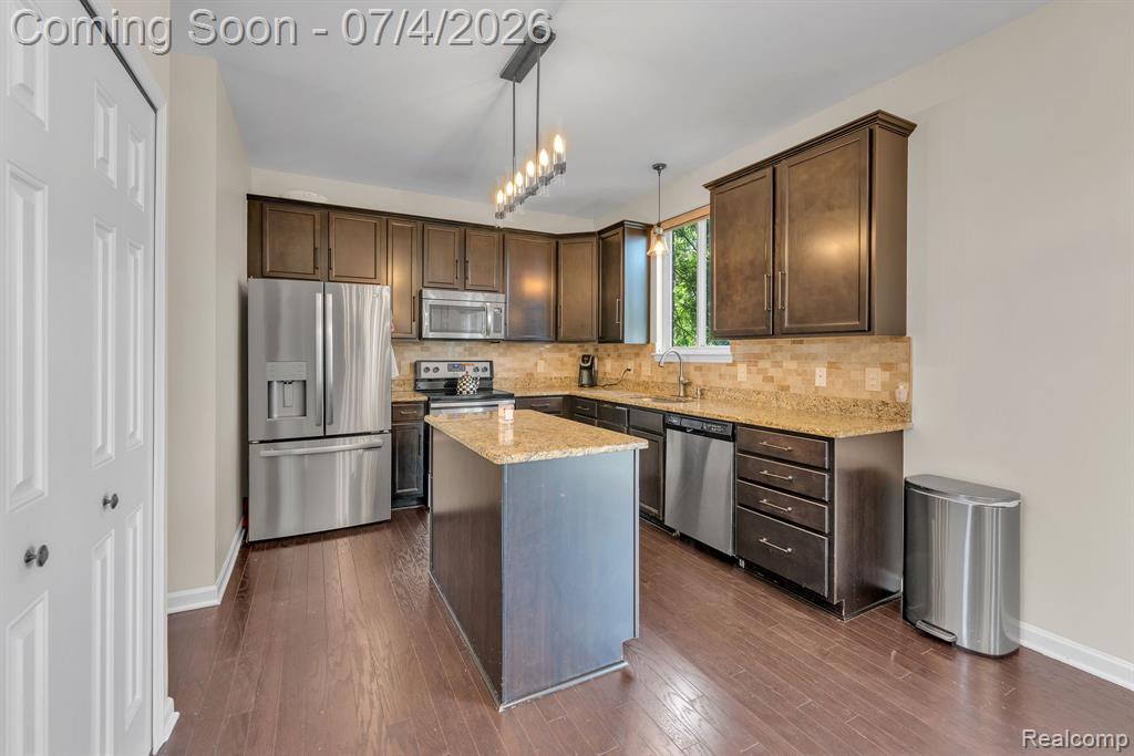 50647 Bredenbury Drive, Macomb, MI 48044 — Photo 10