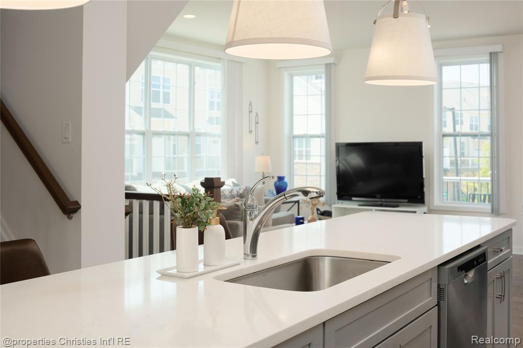 2882 Hardwick Road, Ann Arbor, MI 48105 — Photo 12