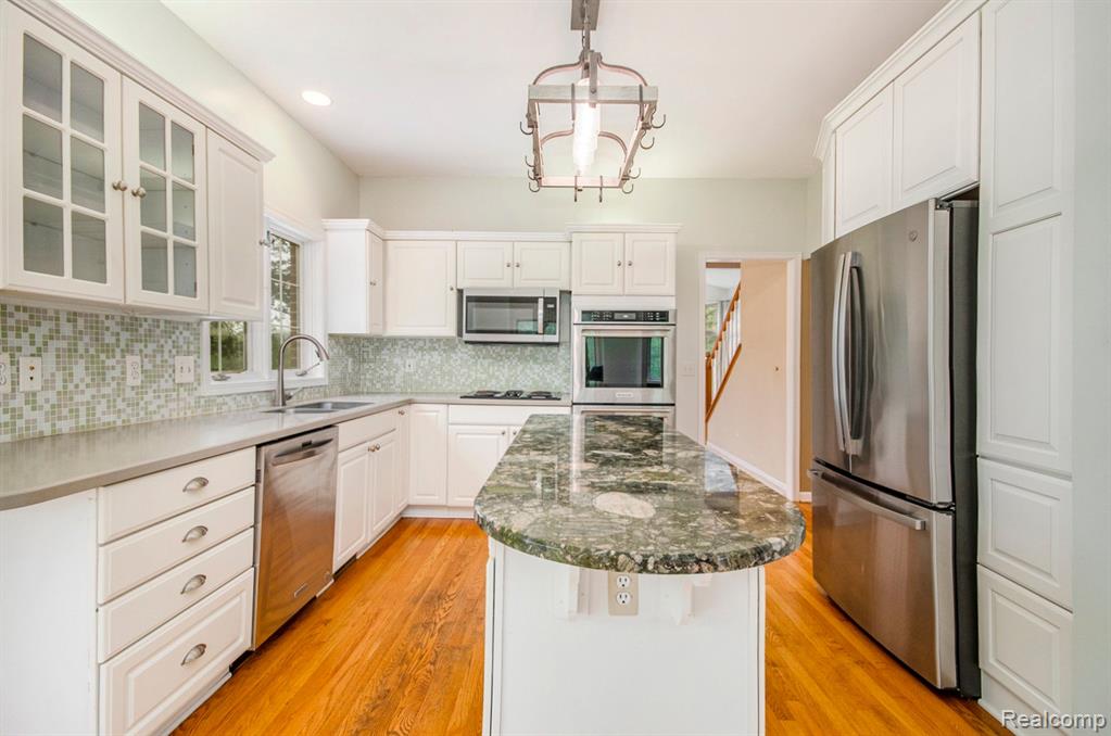 5401 Lone Pine Court, Brighton, MI 48116 — Photo 6