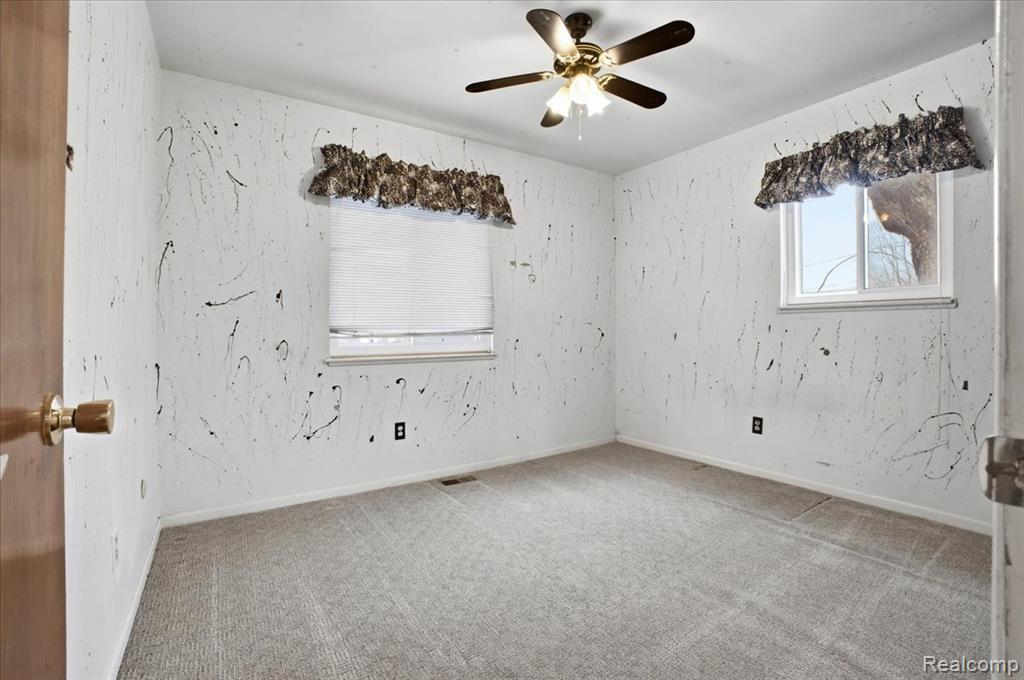 6360 Manson Drive, Waterford, MI 48329 — Photo 32