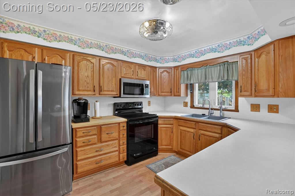 7358 Morrish Road, Swartz Creek, MI 48473 — Photo 11