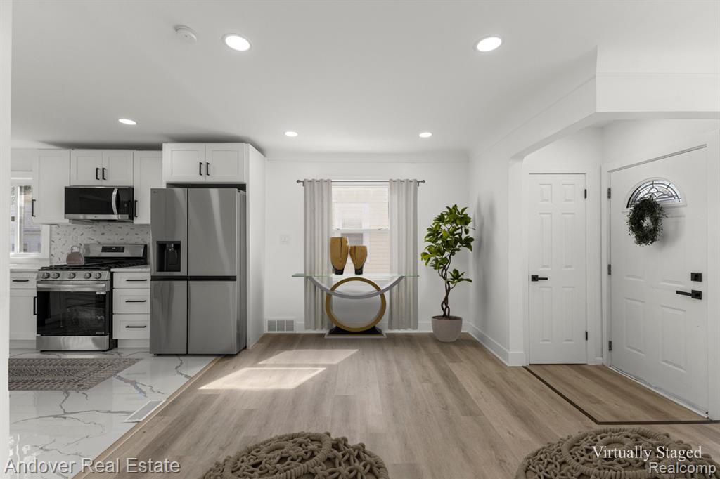 30924 Barton Street, Garden City, MI — Photo 11