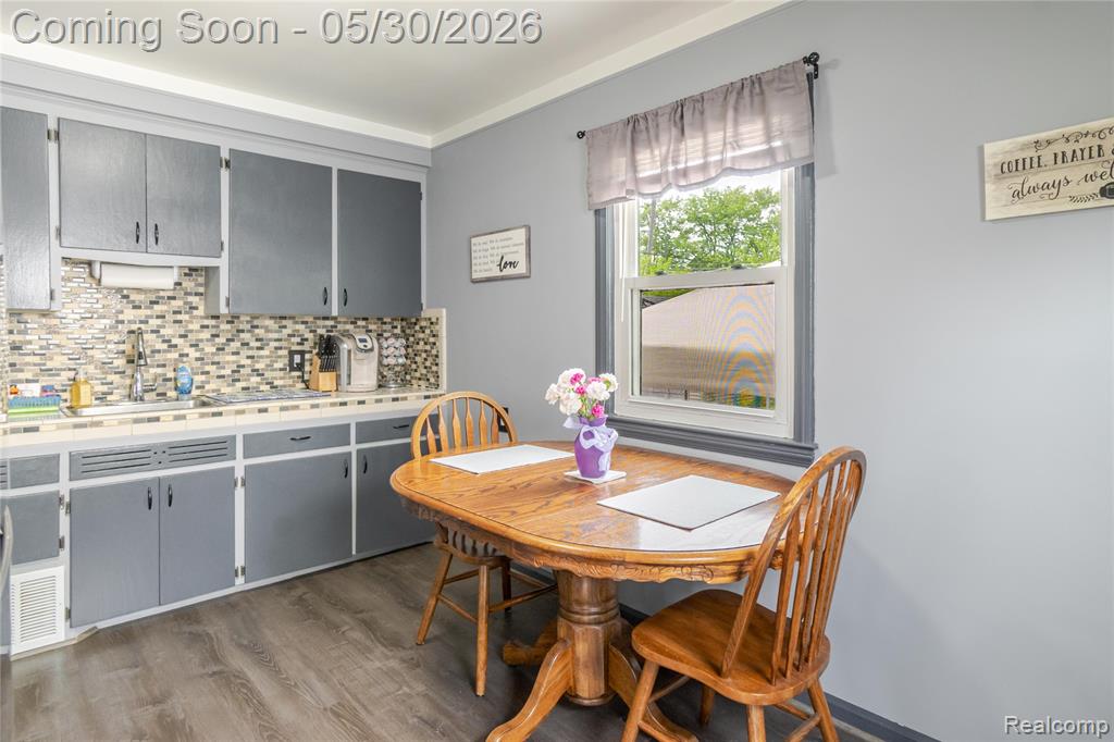 25446 Colgate Street, Dearborn Heights, MI 48125 — Photo 13