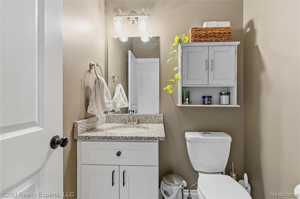 20620 Misty Brook Court, Macomb, MI 48044 — Photo 13