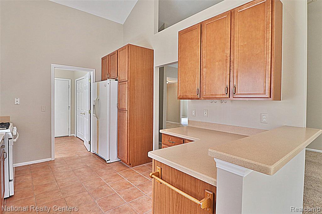110 Four Seasons Drive, Lake Orion, MI — Photo 13