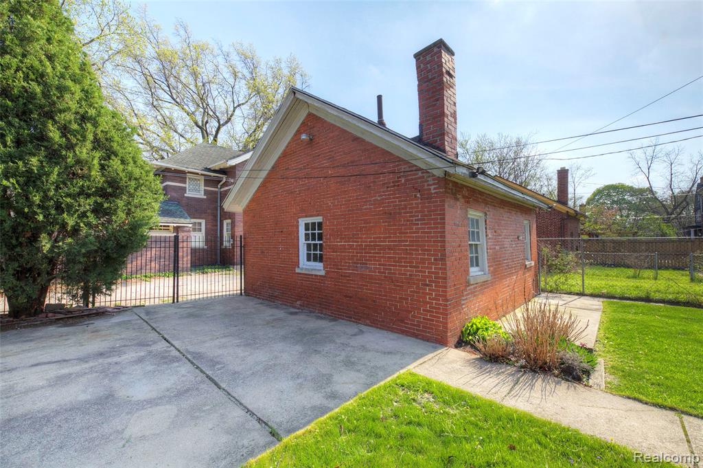 121 Longfellow Street, Detroit, MI 48202 — Photo 55