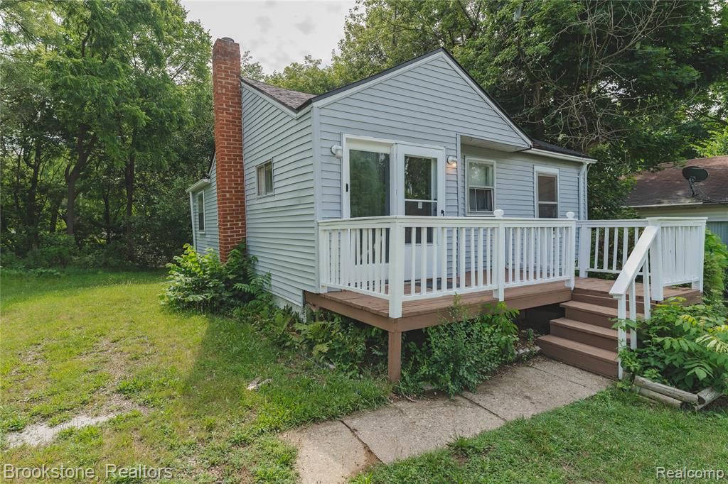62 Court Street, Pontiac, MI 48342 — front exterior