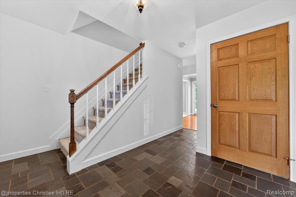 4352 Greenstown Drive, West Bloomfield, MI 48323 — Photo 7