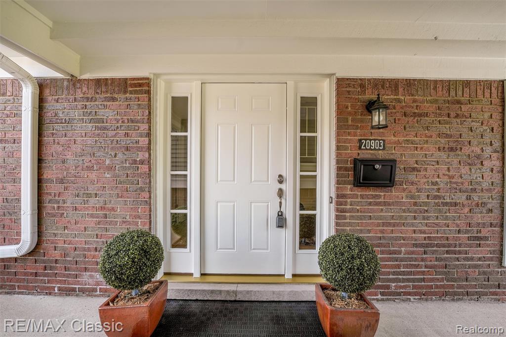 20903 W Glen Haven Circle, Novi, MI 48167 — Photo 4