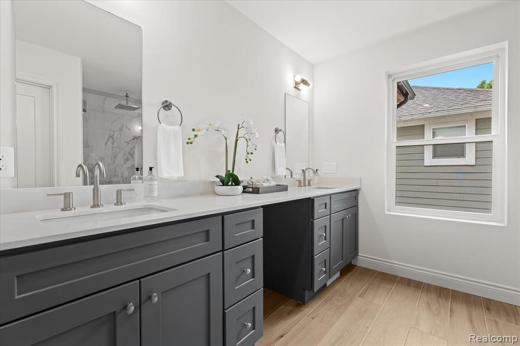 624 S Vermont Avenue, Royal Oak, MI 48067 — Photo 31