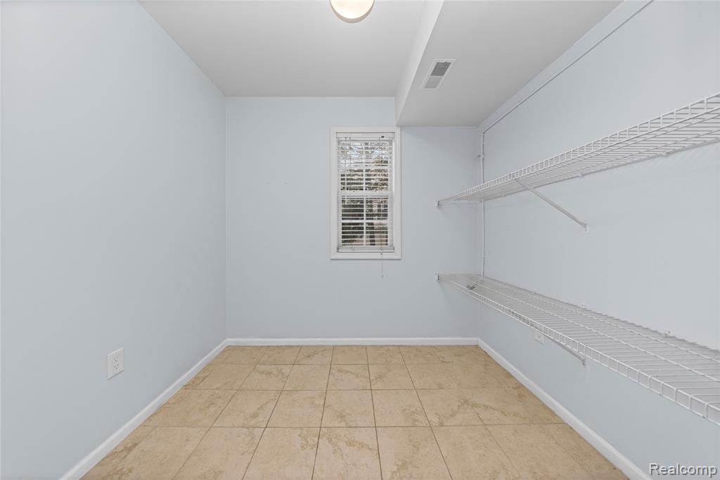 28139 Carlton Way Drive, Novi, MI 48377 — Photo 23