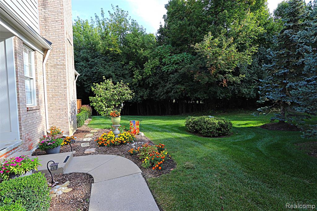16418 Cypress Court, 54, Northville, MI 48168 — Photo 9